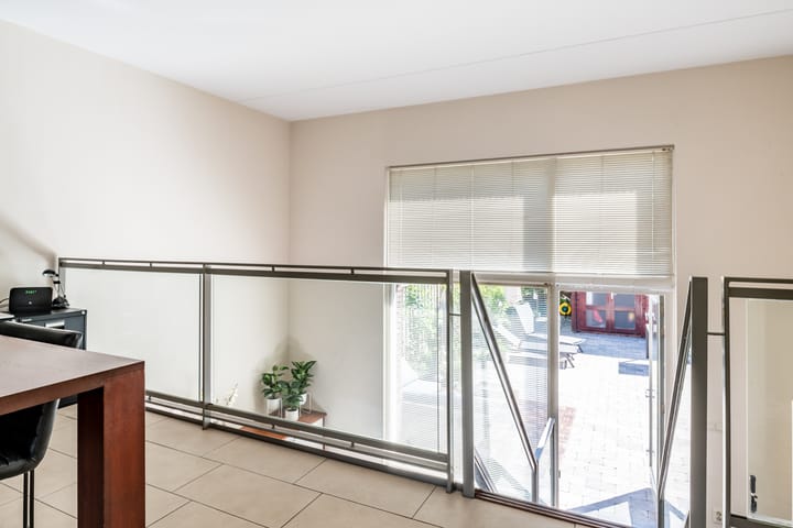 Foto 11 van Stoomlederplein 2