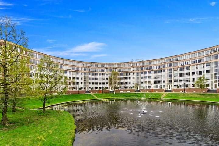 Foto 1 van Burgemeester De Monchyplein 151