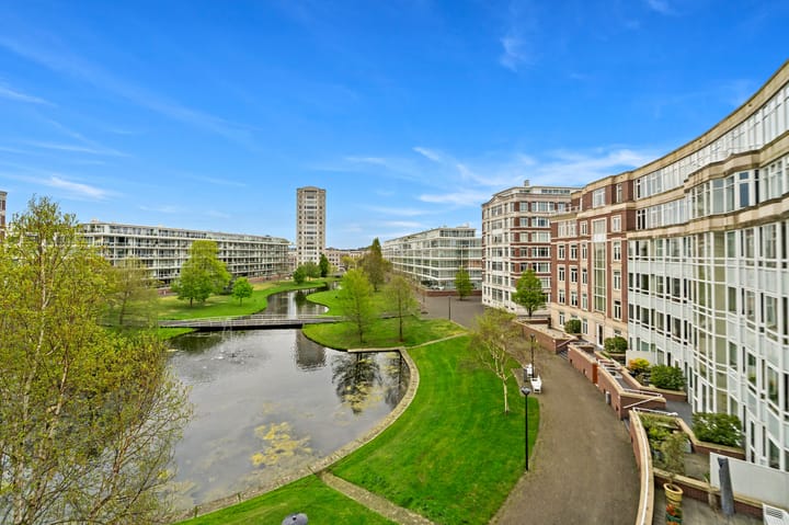 Foto 15 van Burgemeester De Monchyplein 151