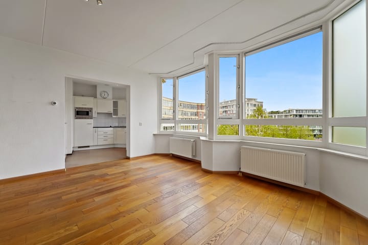 Foto 16 van Burgemeester De Monchyplein 151