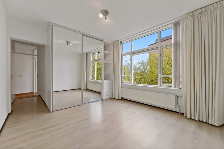 Foto 28 van Burgemeester De Monchyplein 151