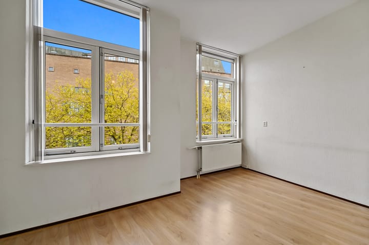 Foto 32 van Burgemeester De Monchyplein 151