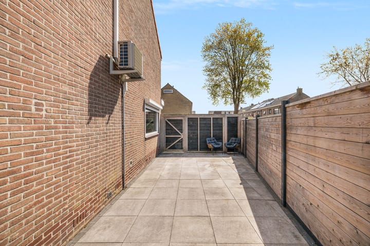 Foto 30 van Mr P J Oudweg 4