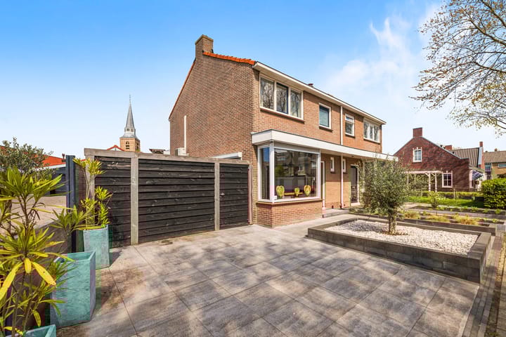 Foto 32 van Mr P J Oudweg 4