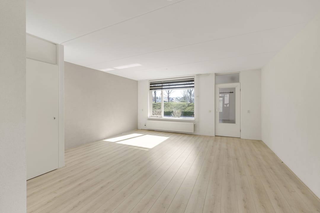 Photo 2 of Julianastraat 4