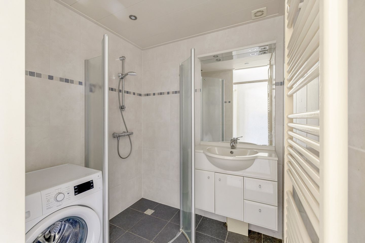 Photo 4 of Julianastraat 4