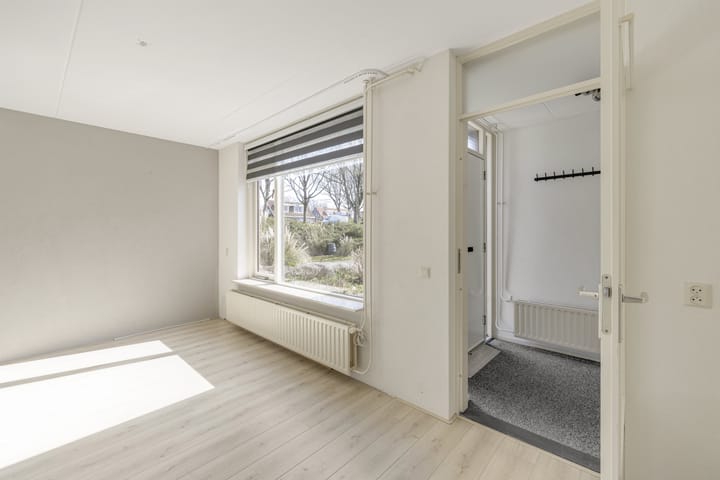 Photo 7 of Julianastraat 4