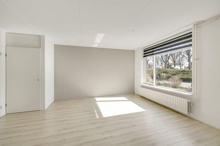 Photo 9 of Julianastraat 4