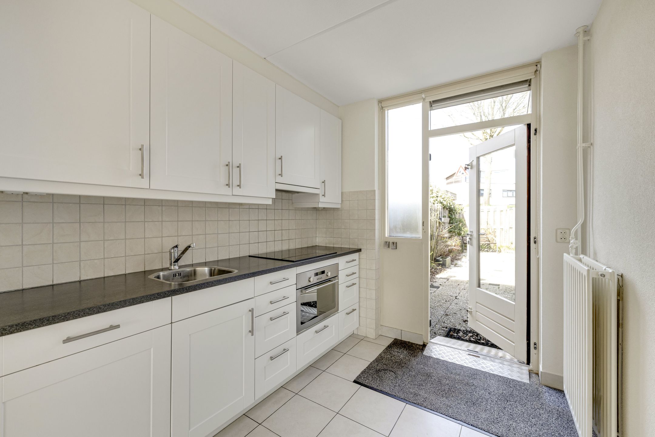 Photo 12 of Julianastraat 4