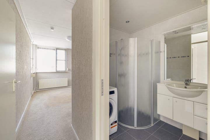 Photo 17 of Julianastraat 4