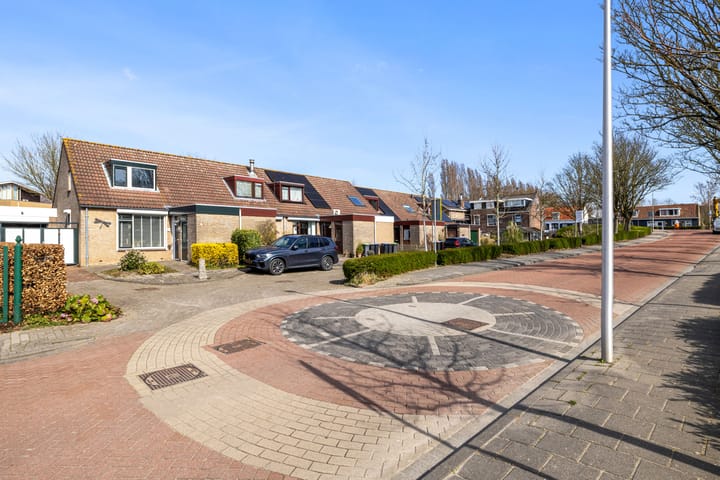 Photo 28 of Julianastraat 4