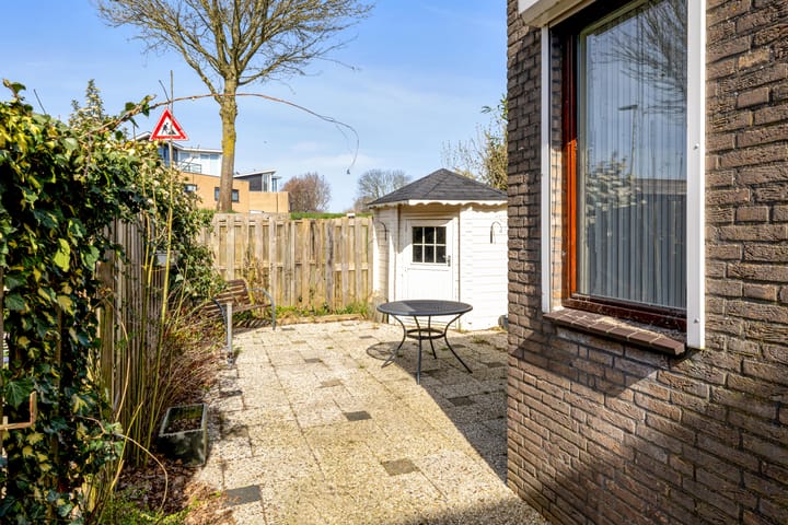 Photo 29 of Julianastraat 4