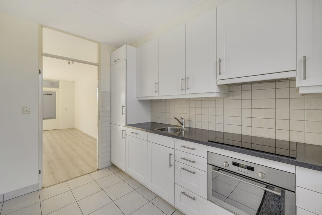 Photo 13 of Julianastraat 4