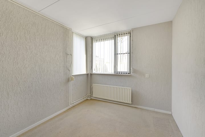 Photo 15 of Julianastraat 4