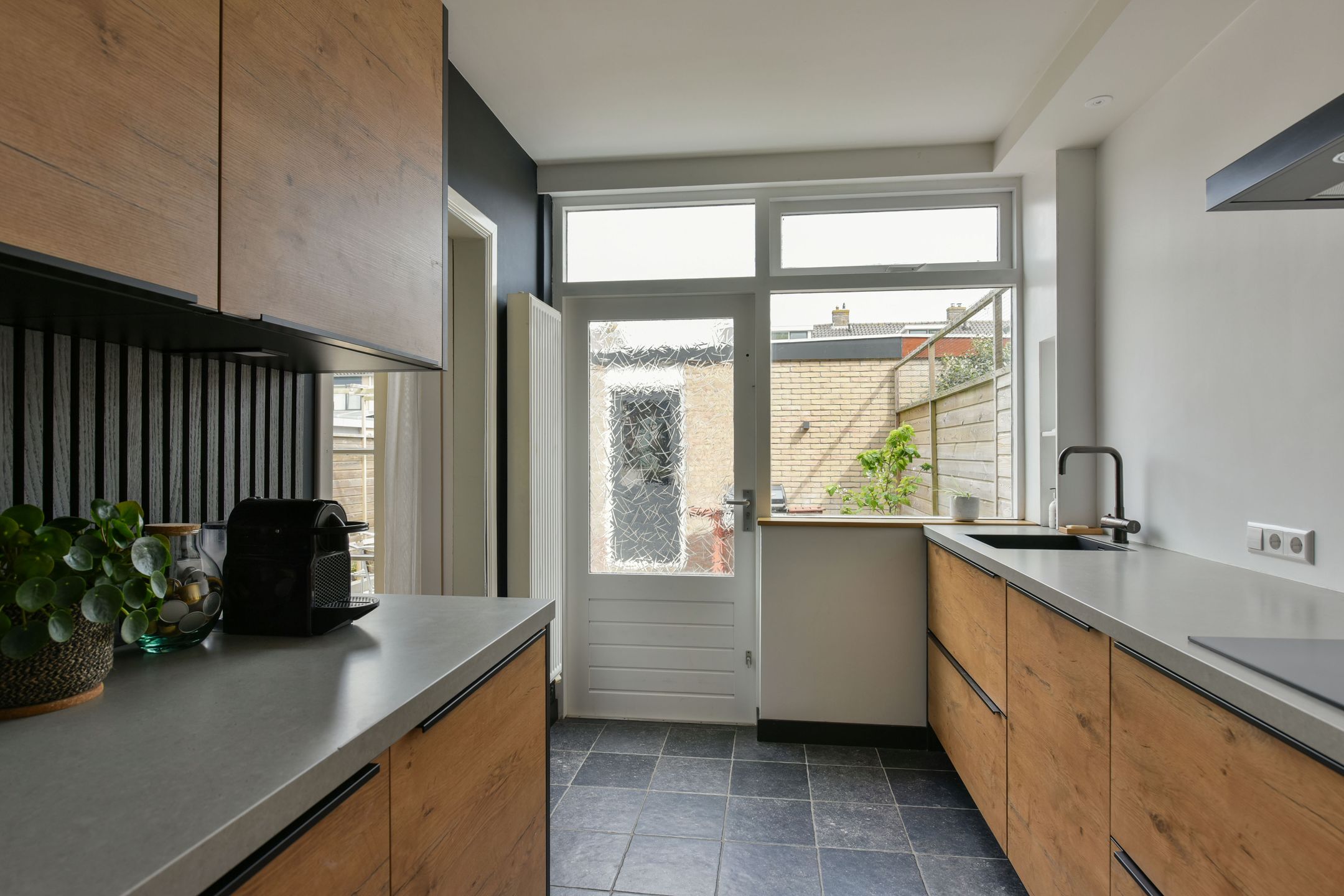 Photo 12 of Burgemeester Padmosweg 154-A