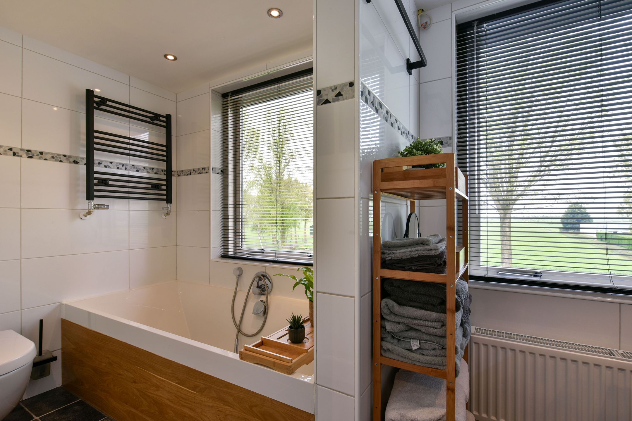 Photo 24 of Burgemeester Padmosweg 154-A