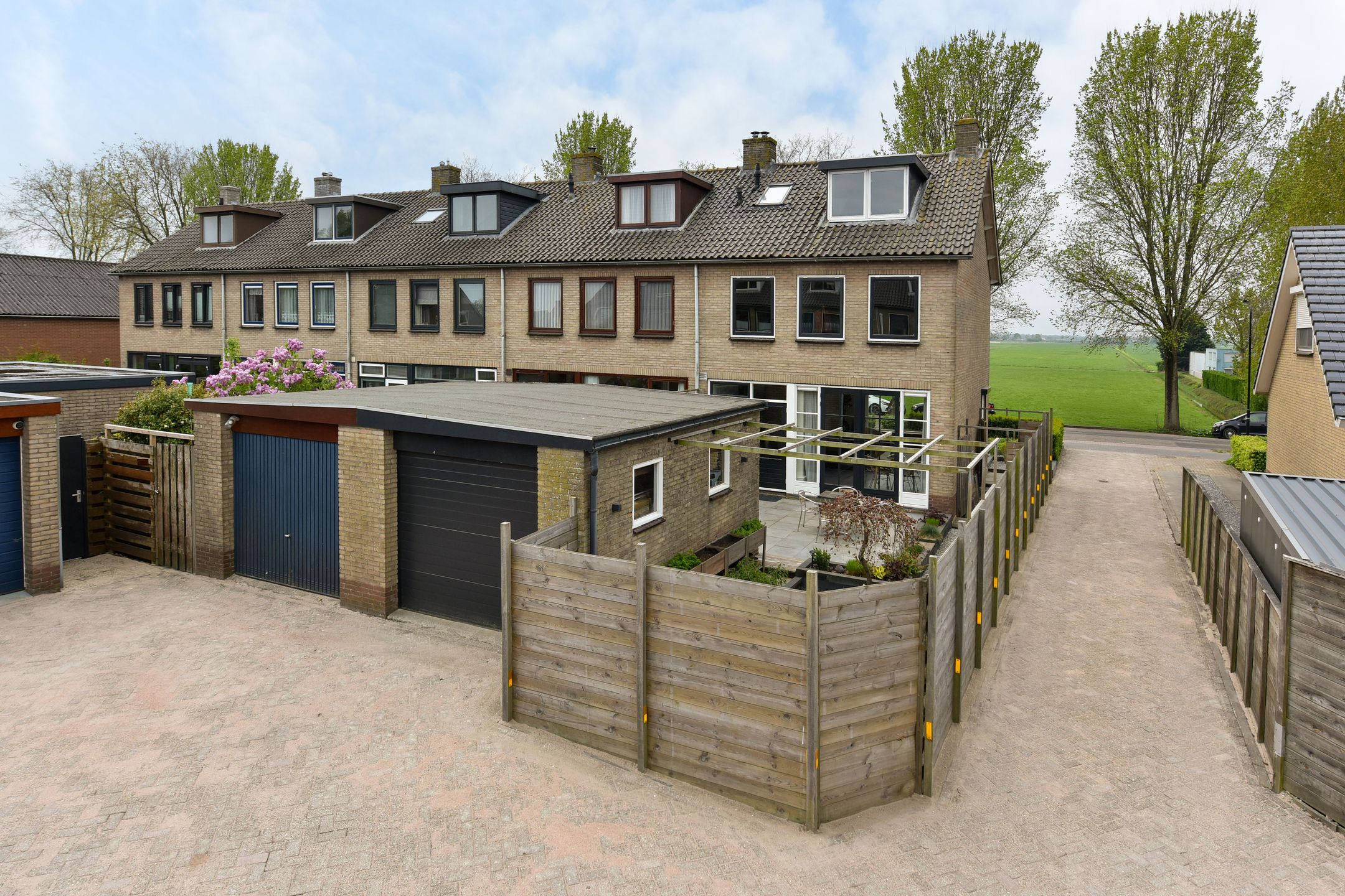 Photo 33 of Burgemeester Padmosweg 154-A