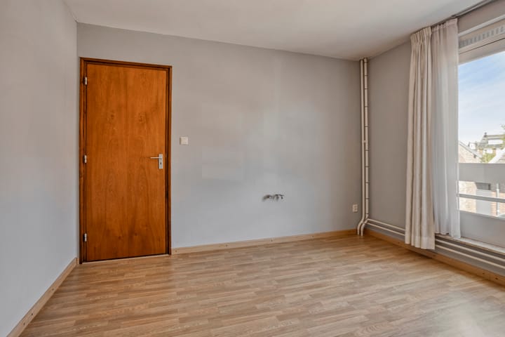 Foto 24 van Emmastraat 11