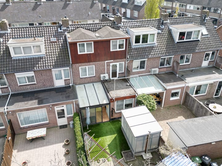 Photo 2 of Meidoornstraat 31