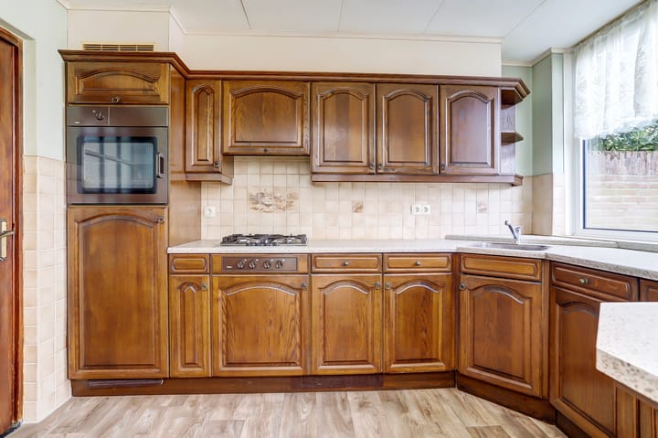 Photo 13 of Meidoornstraat 31