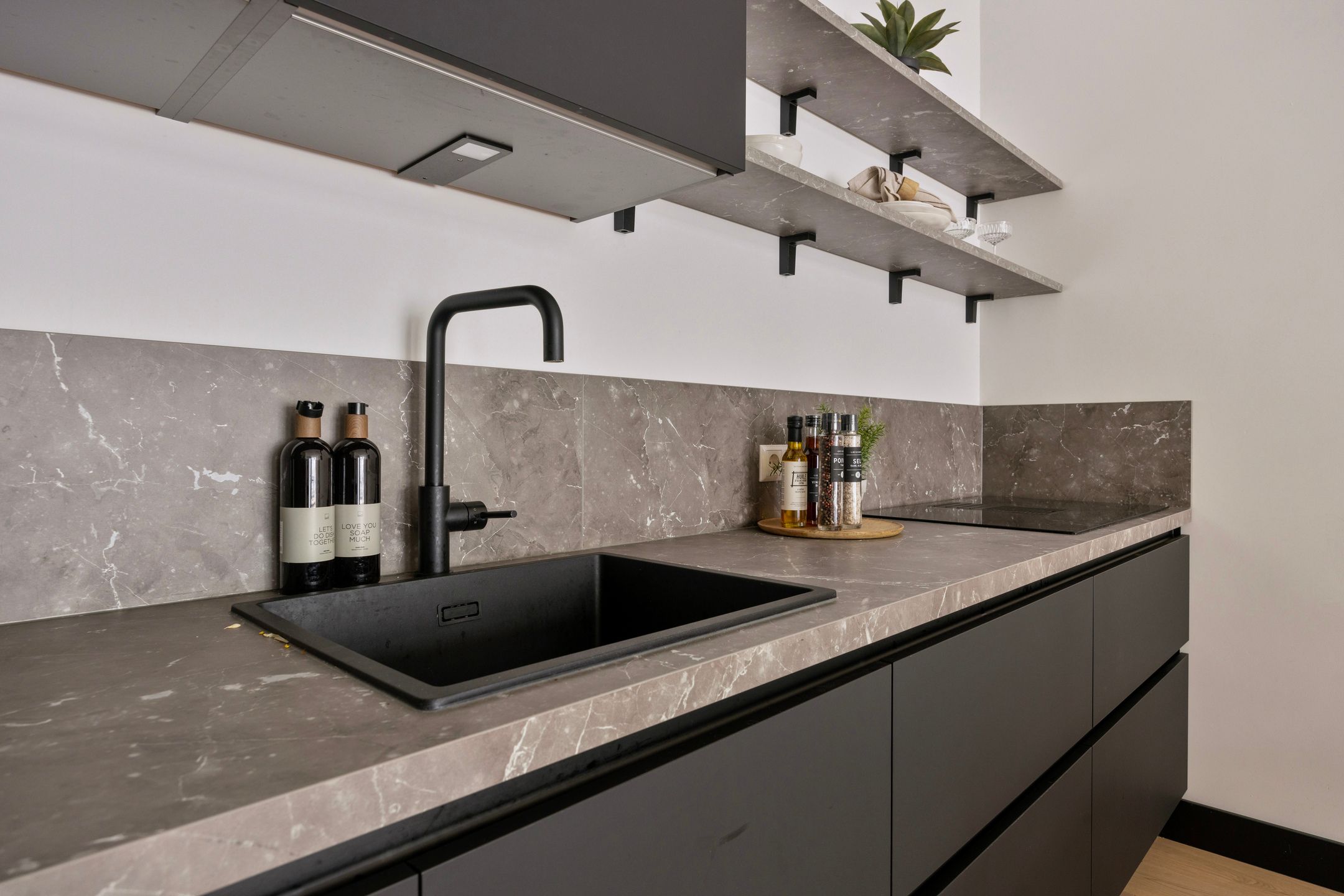 Photo 15 of Van Noortwijckstraat 44-A