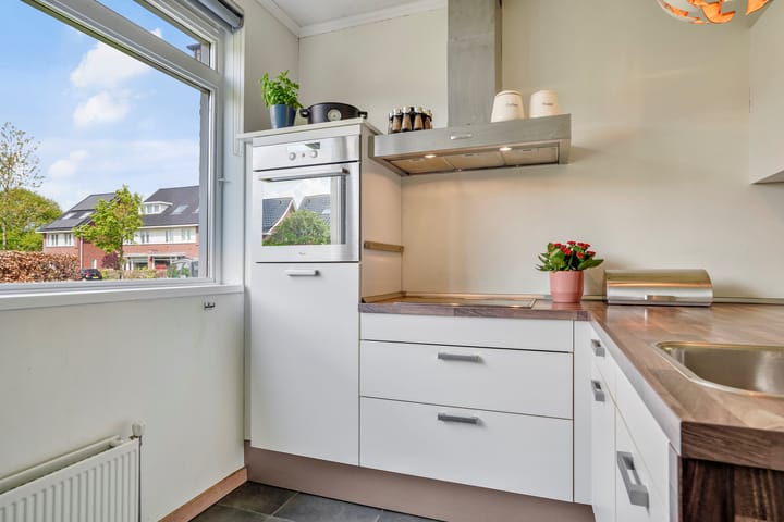 Foto 12 van Voorschotenstraat 14