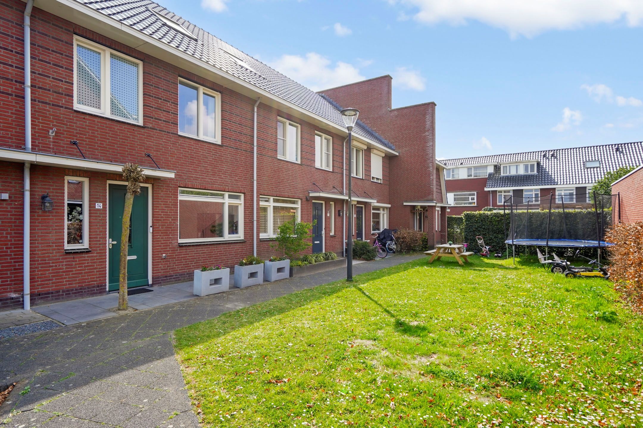 Foto 33 van Voorschotenstraat 14