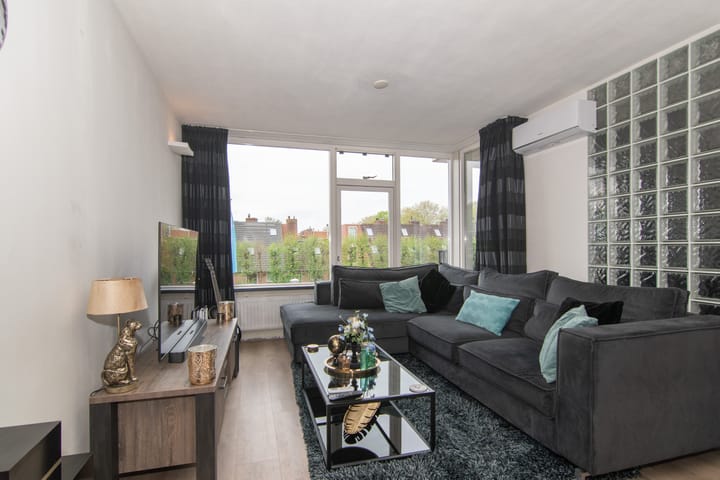 Foto 2 van Petuniatuin 15