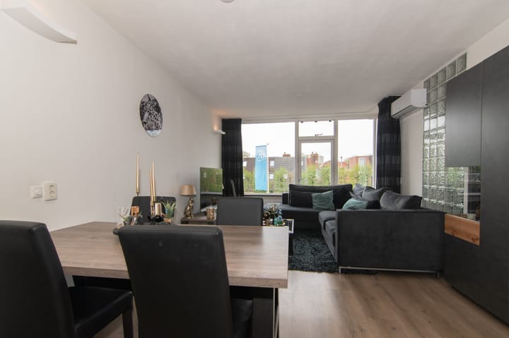 Foto 4 van Petuniatuin 15