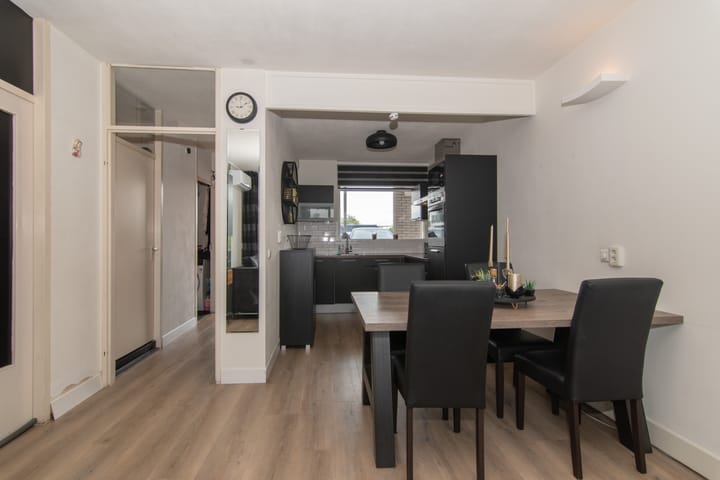 Foto 5 van Petuniatuin 15