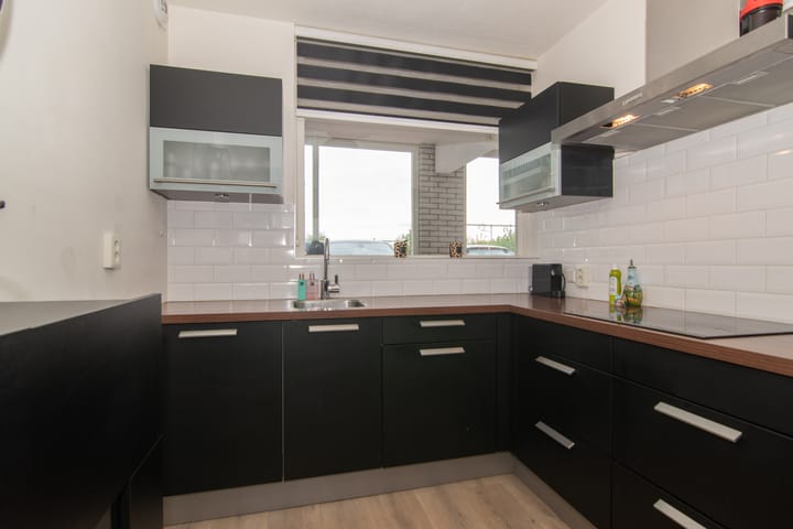 Foto 7 van Petuniatuin 15