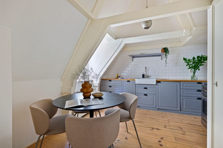 Photo 5 of Sint Luciënsteeg 17-F