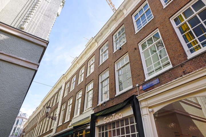 Photo 19 of Sint Luciënsteeg 17-F