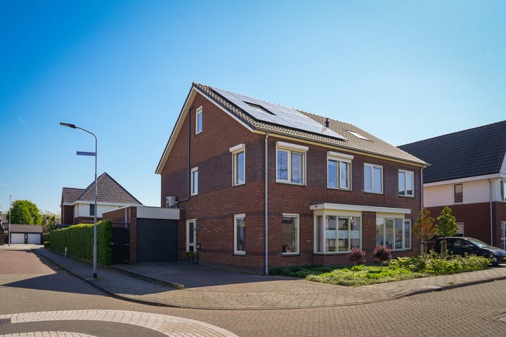 Photo 45 of Pinksterbloemstraat 1