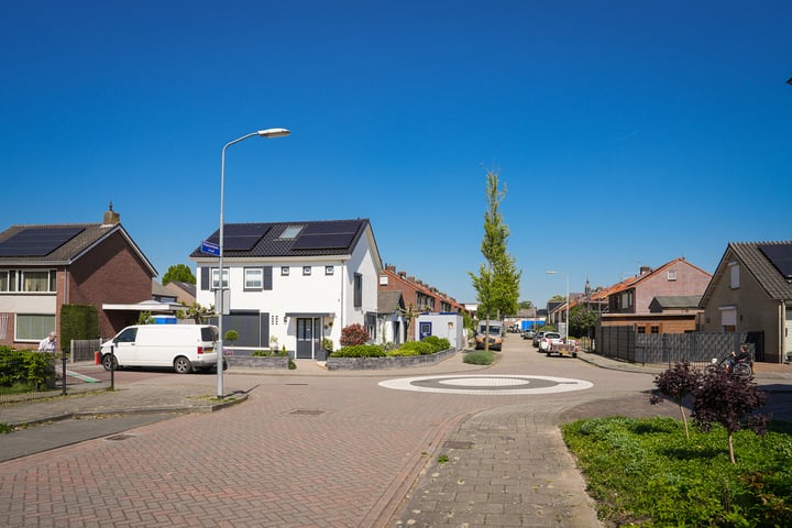 Photo 49 of Pinksterbloemstraat 1