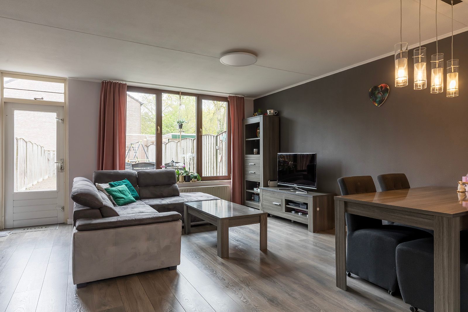 Foto 3 van Hollandhof 83