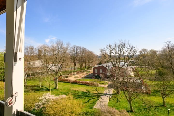 Foto 19 van Burgemeester Caan van Necklaan 287