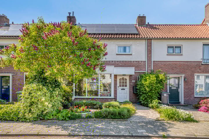 Photo 2 of Mr. T.J. Verschuurstraat 60