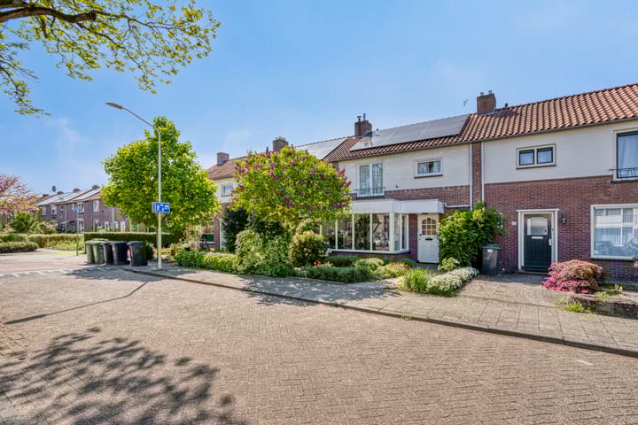 Photo 28 of Mr. T.J. Verschuurstraat 60