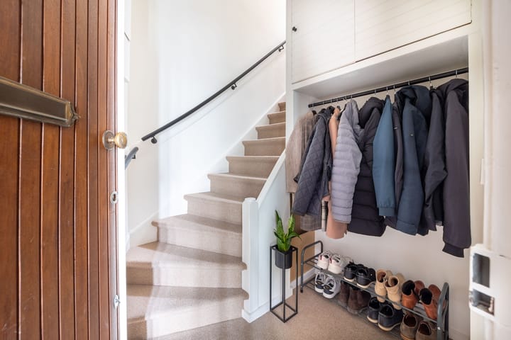 Foto 2 van Caan van Necklaan 289