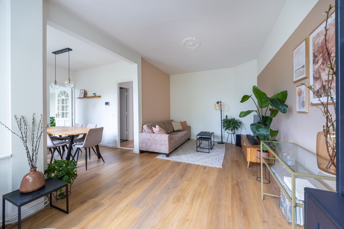 Foto 5 van Caan van Necklaan 289