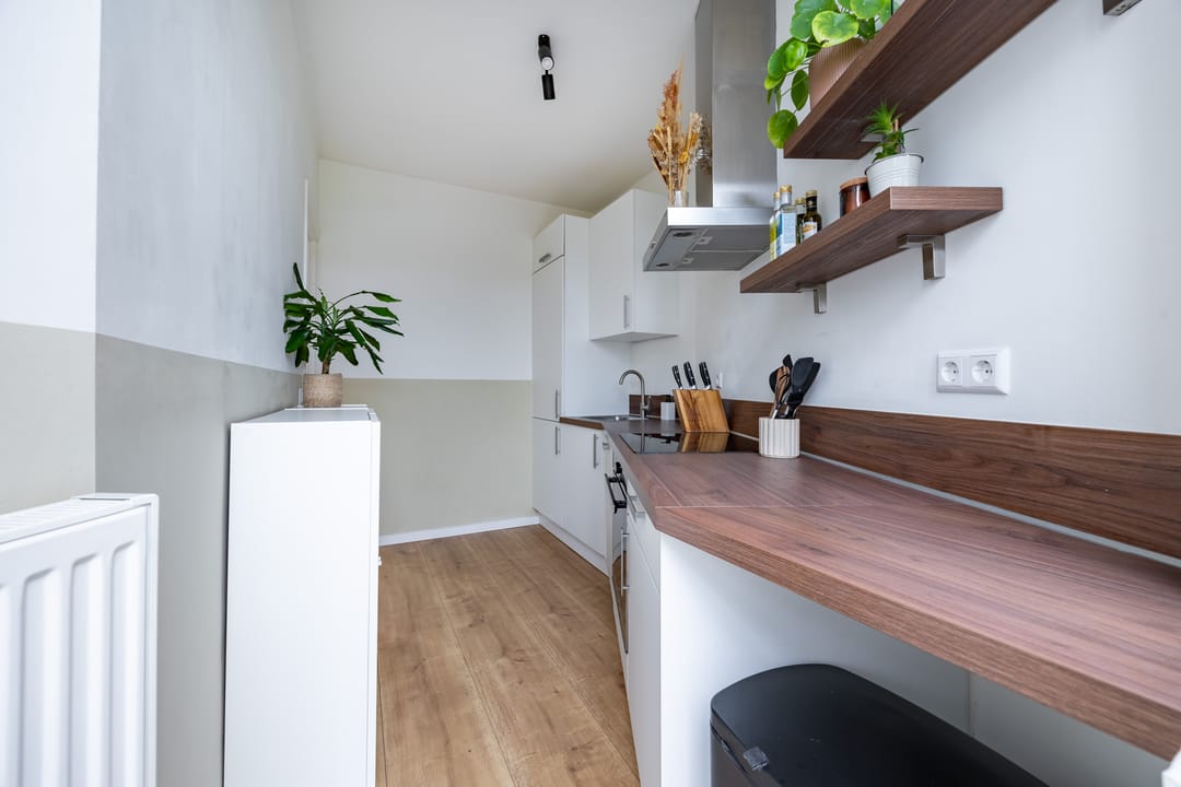 Foto 11 van Caan van Necklaan 289