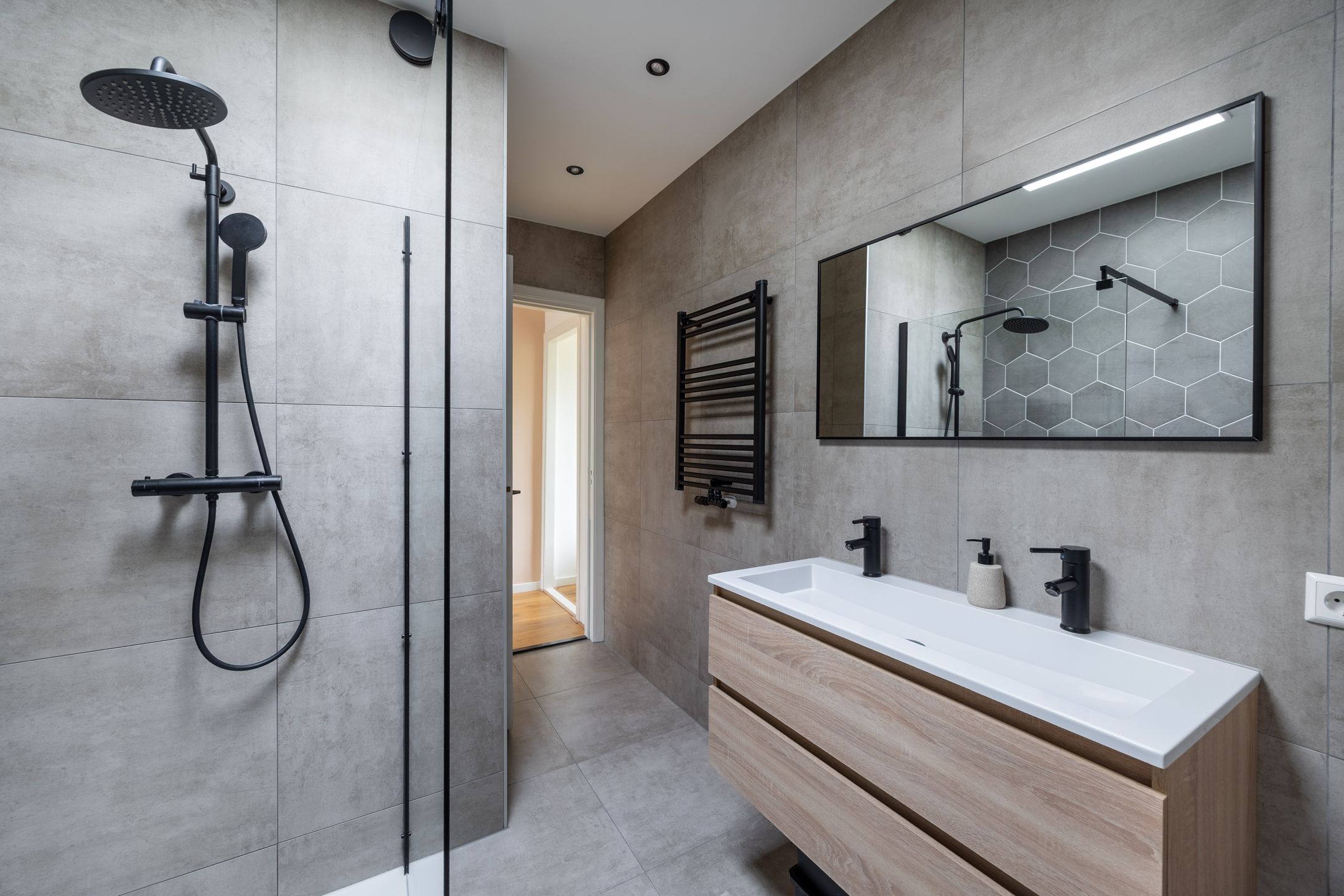 Foto 18 van Caan van Necklaan 289