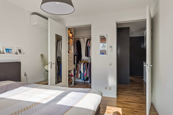 Photo 38 of Kluisstraat 21