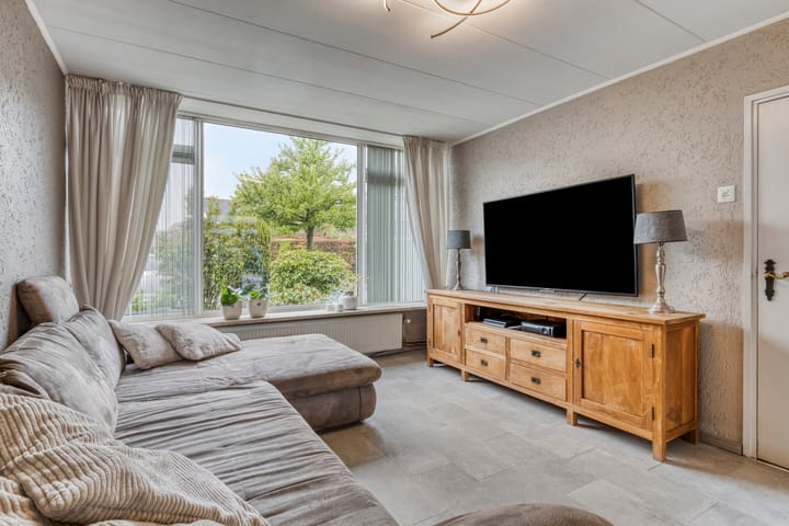 Photo 8 of Spoelsterstraat 12