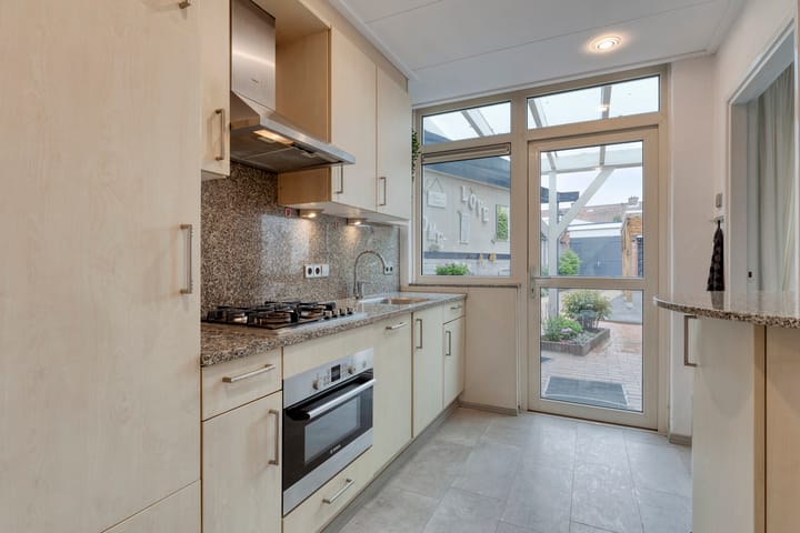 Photo 17 of Spoelsterstraat 12