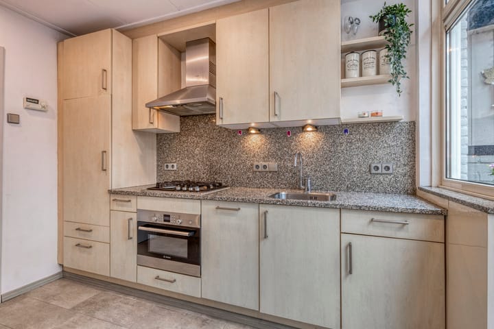 Photo 18 of Spoelsterstraat 12