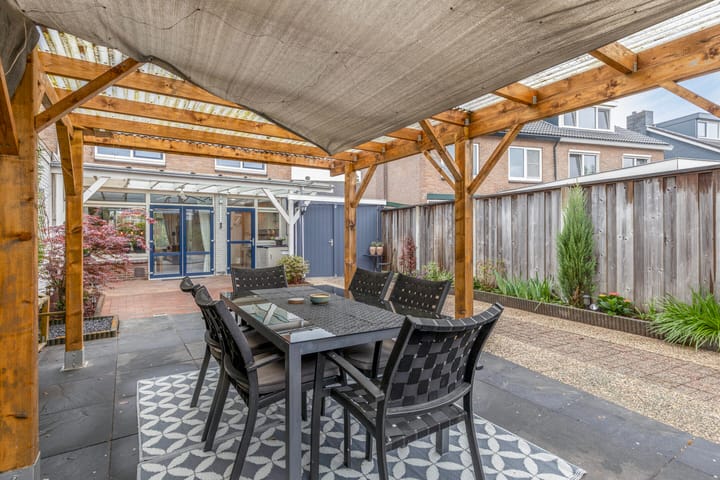 Photo 20 of Spoelsterstraat 12