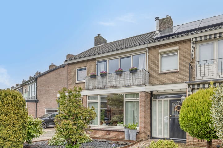 Photo 38 of Spoelsterstraat 12