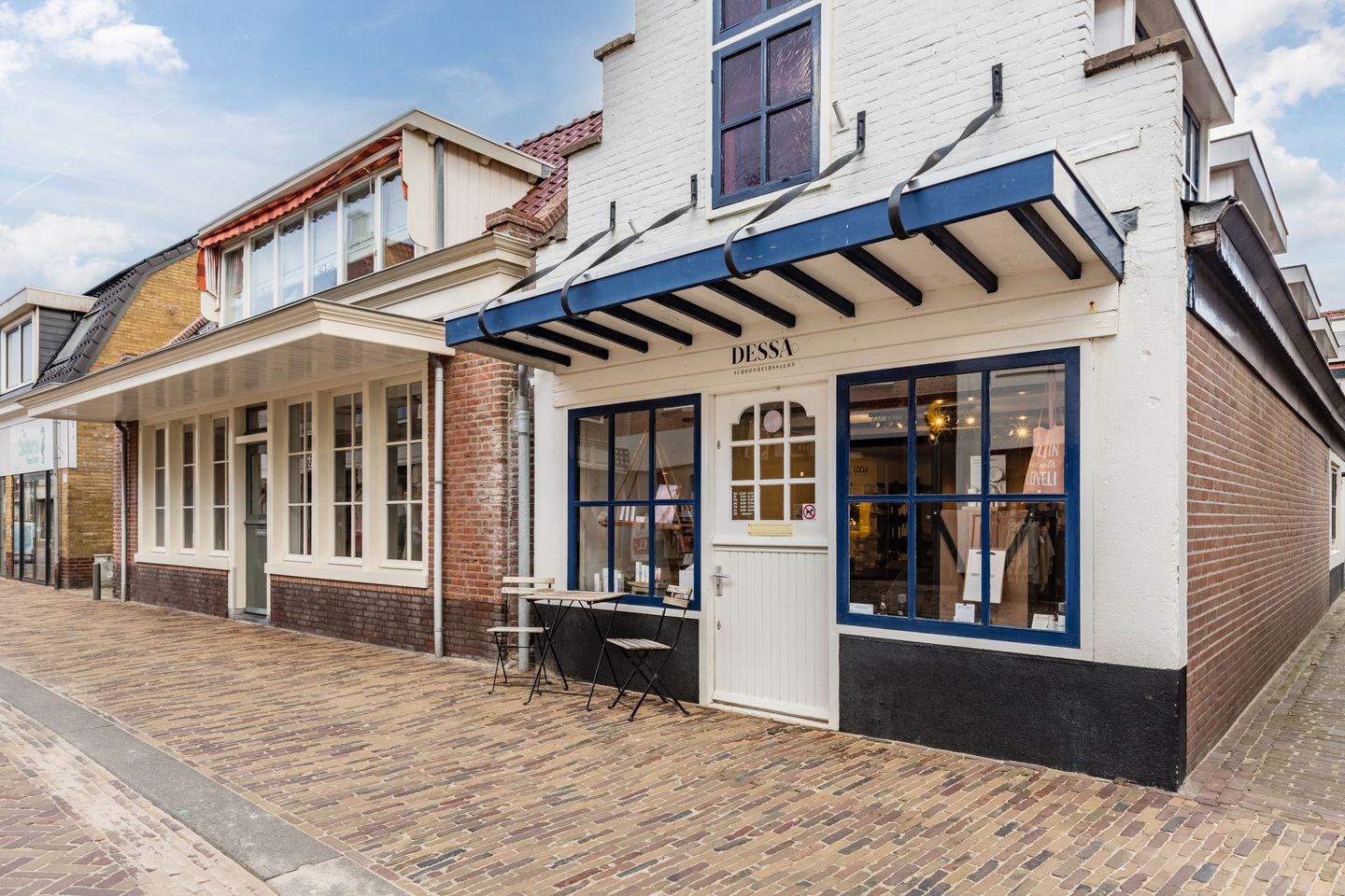 View photo 4 of Voorstraat 130